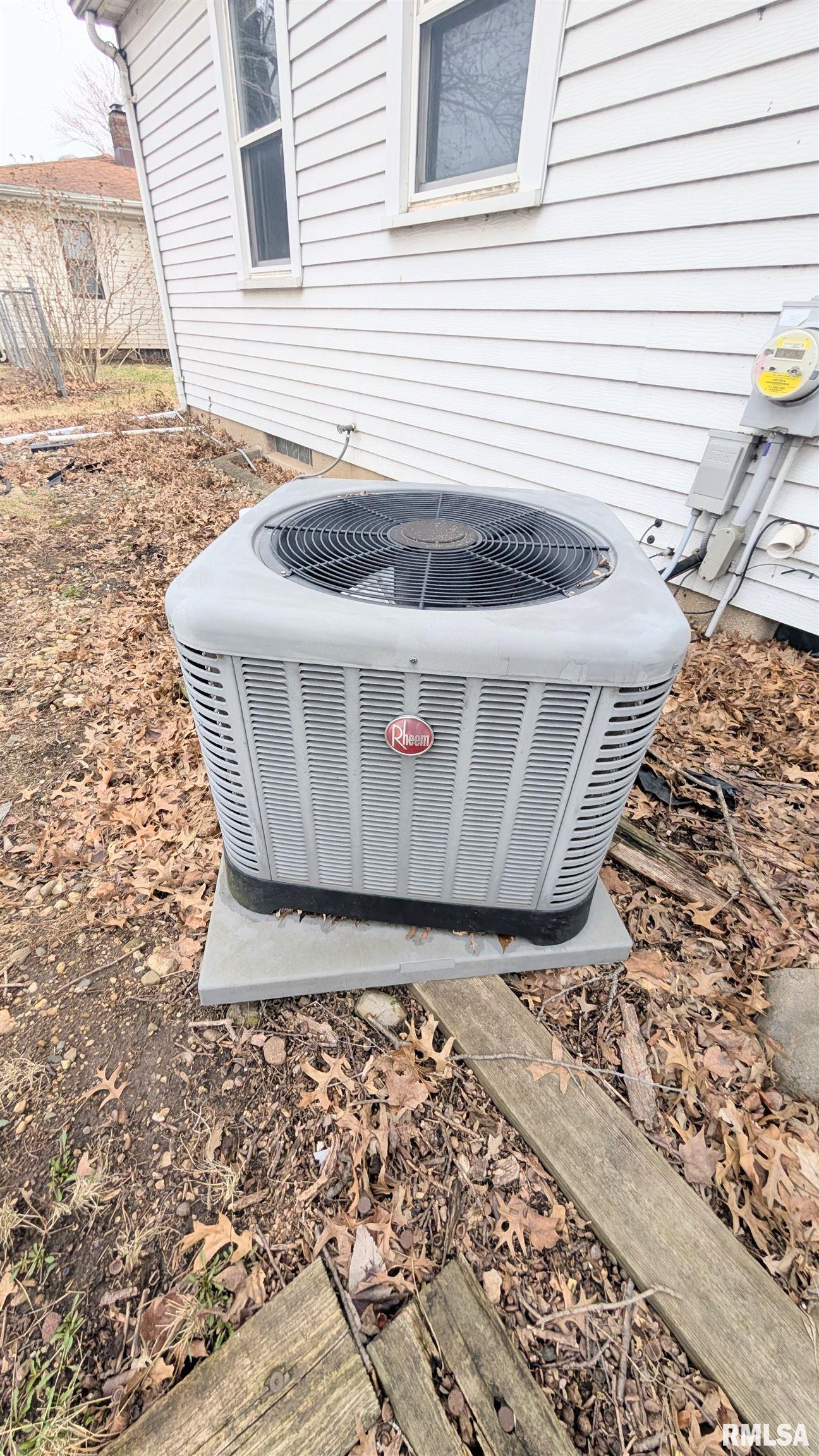 323 Hilda Court Chillicothe, IL 61523 - Photo 32 of 34