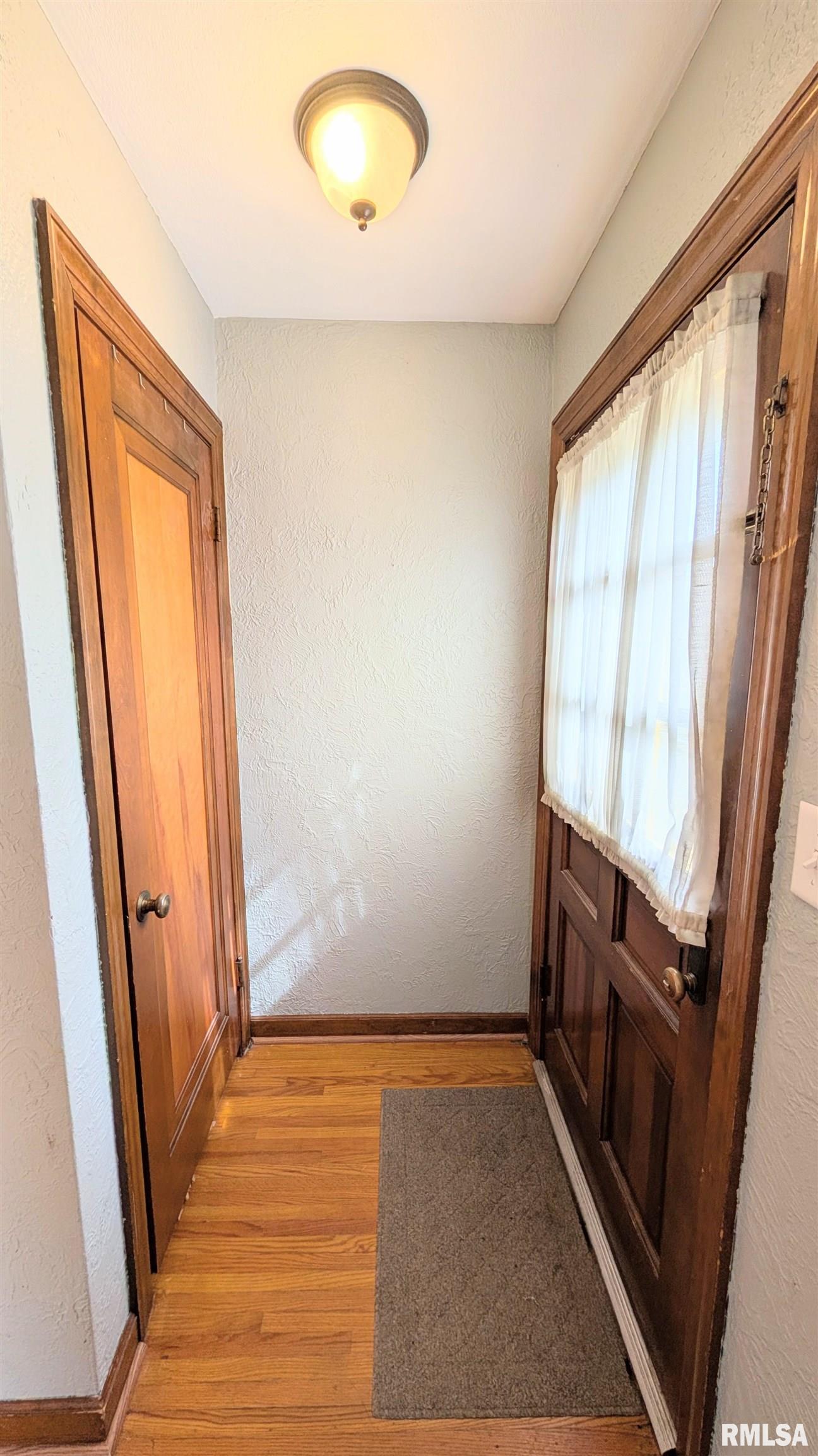 323 Hilda Court Chillicothe, IL 61523 - Photo 10 of 34