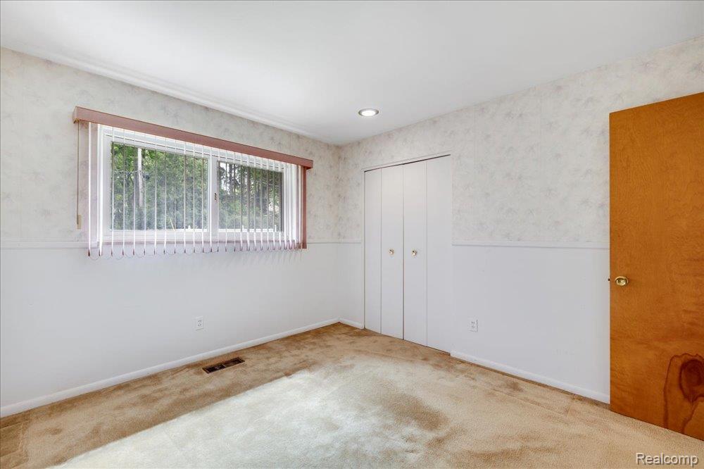 23970 Woodham Road Novi, MI 48374 - Photo 27 of 47