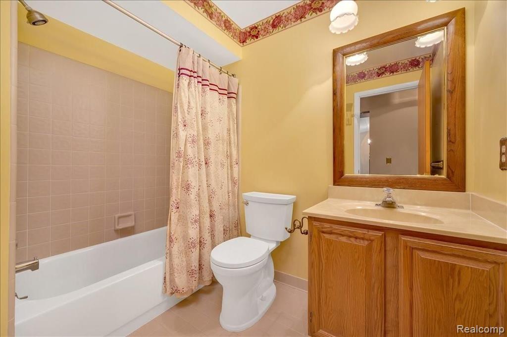 1778 Thomas Court Rochester Hills, MI 48309 - Photo 17 of 24