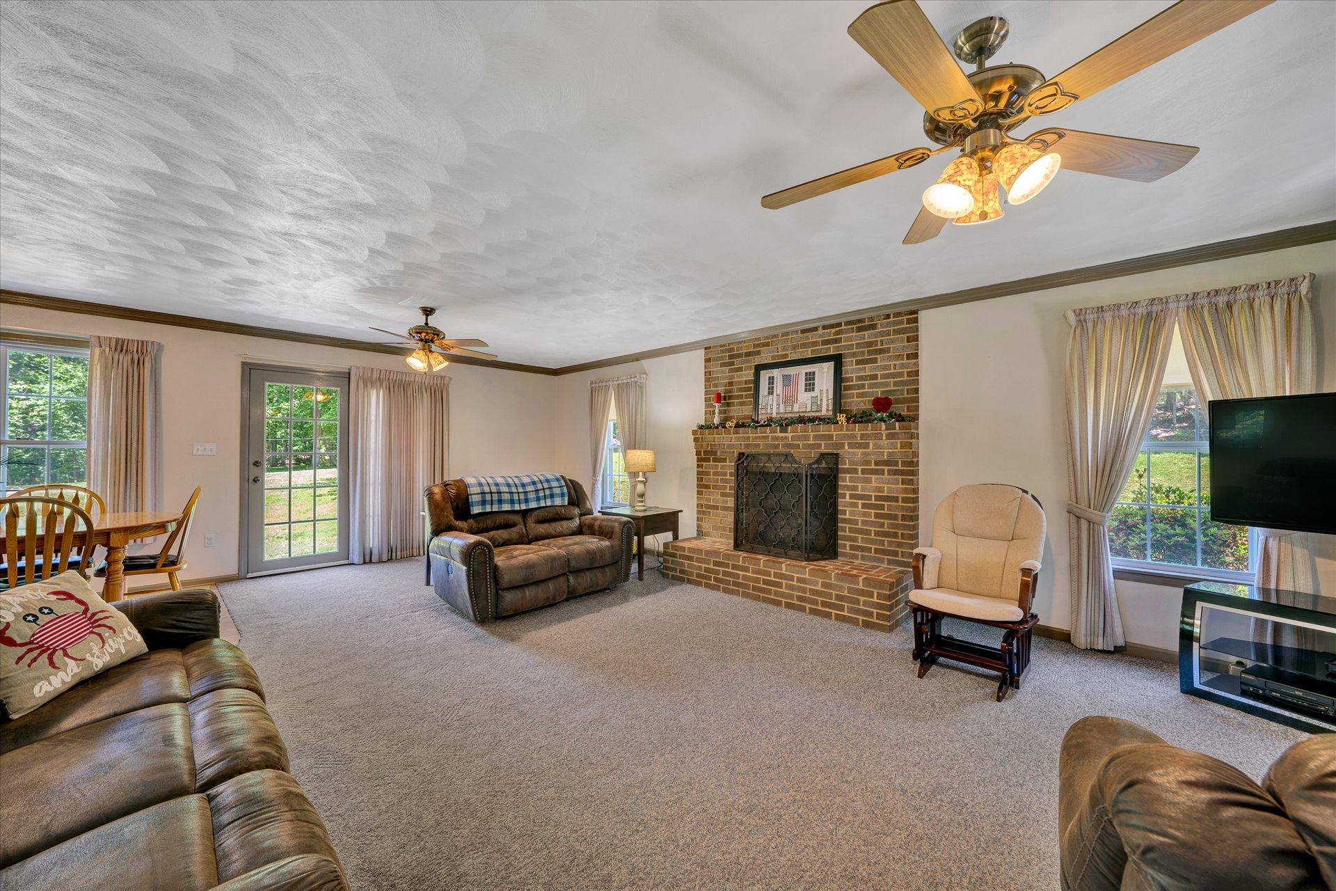 407 McFalls Road Blue Ridge, VA 24064 - Photo 8 of 42 08-DSC00172