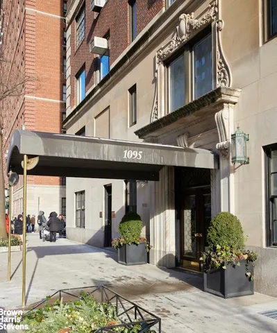 $3,995,000 | 1095 Park Avenue, Unit 8B | Upper East Side