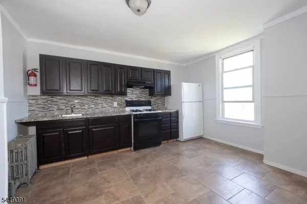 $2,000 | 297 West Broadway, Paterson, NJ 07522