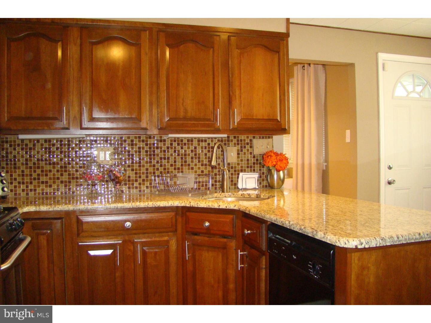 1135 Bloomdale Road Philadelphia, PA 19115 - Photo 8 of 25 Kitchen