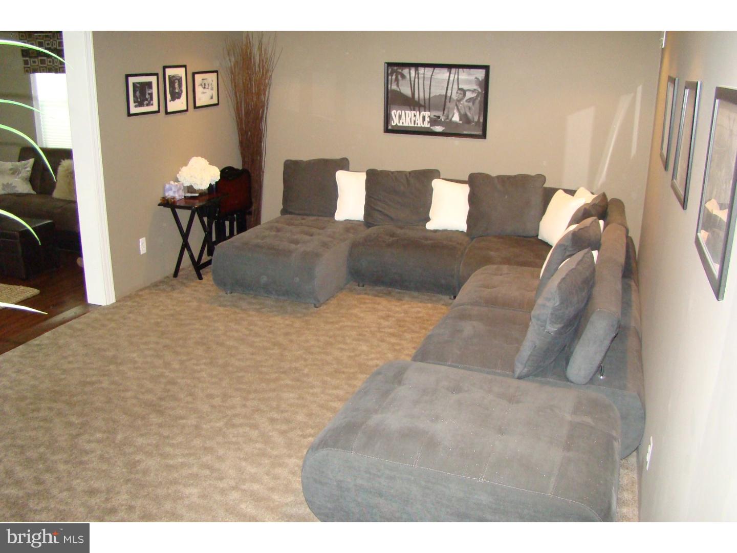 1135 Bloomdale Road Philadelphia, PA 19115 - Photo 10 of 25 Family Room