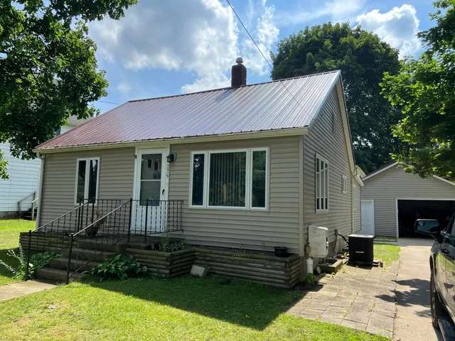 $165,000 | 225 North Lincoln Avenue, Lakeview, MI 48850