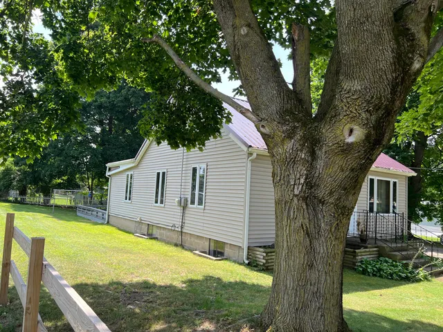 $165,000 | 225 North Lincoln Avenue, Lakeview, MI 48850