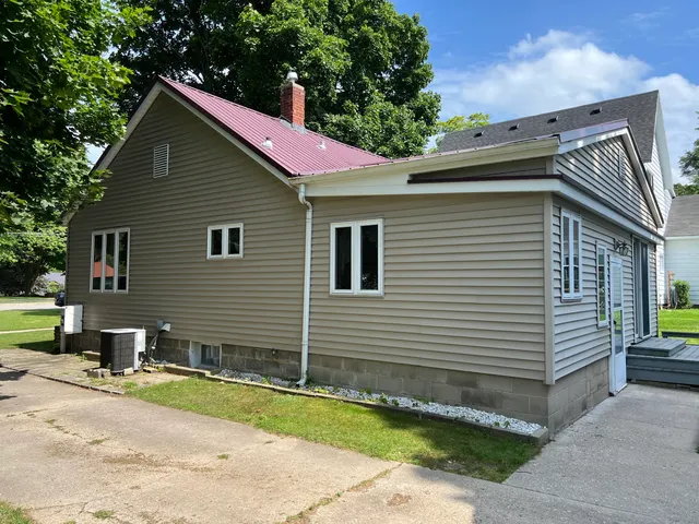 $165,000 | 225 North Lincoln Avenue, Lakeview, MI 48850