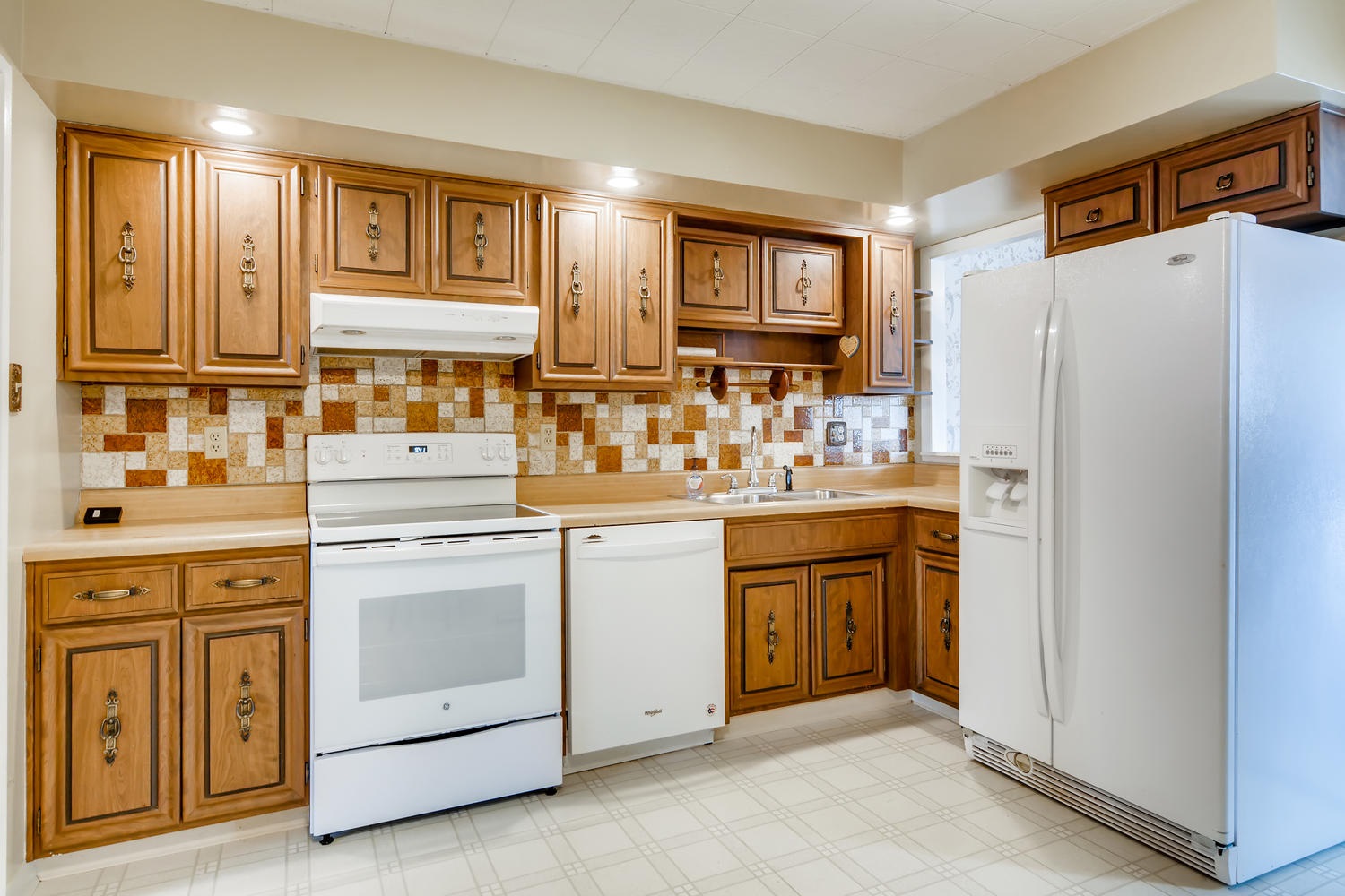 613 West Mill Road Evansville, IN 47710 - Photo 5 of 14 Gallery Image 5