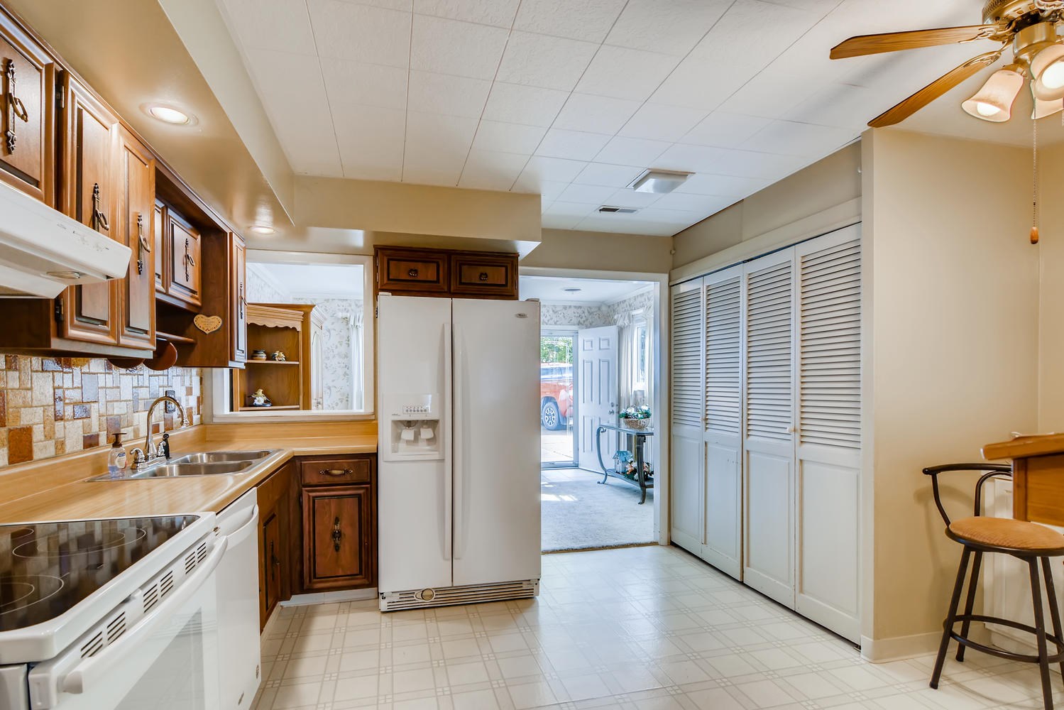 613 West Mill Road Evansville, IN 47710 - Photo 6 of 14 Gallery Image 6