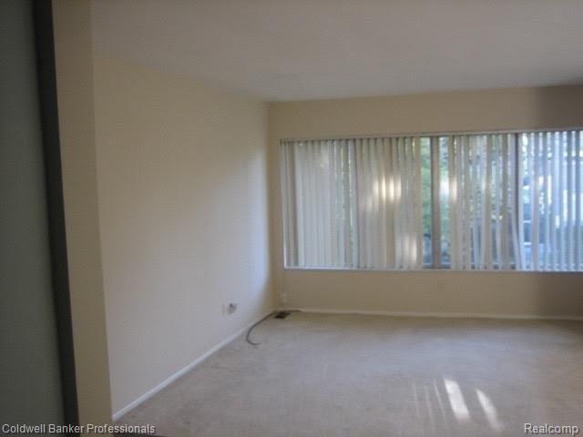 2015 Klingensmith Road, Unit 54 Bloomfield Hills, MI 48302 - Photo 3 of 22