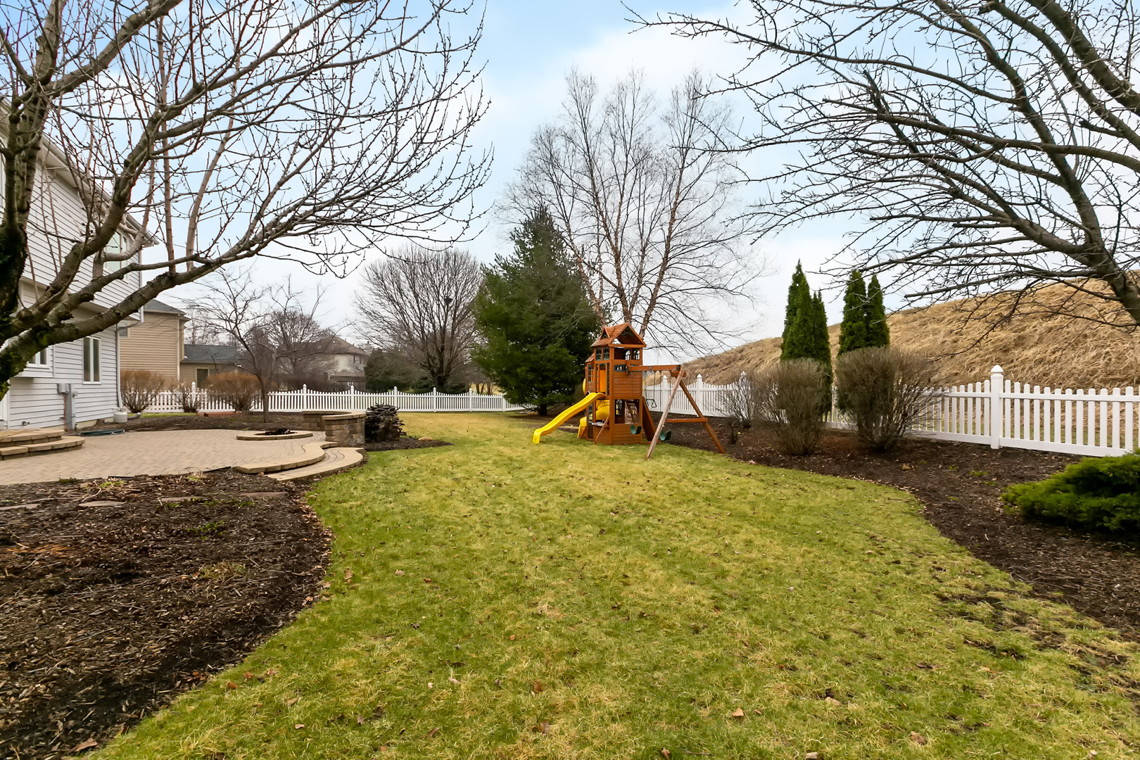 464 Lewis Road Geneva, IL 60134 - Photo 33 of 33 a view of a yard with a tree
