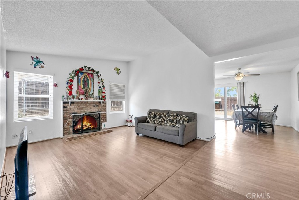2111 Whitestone Drive Riverside, CA 92506 - Photo 7 of 48
