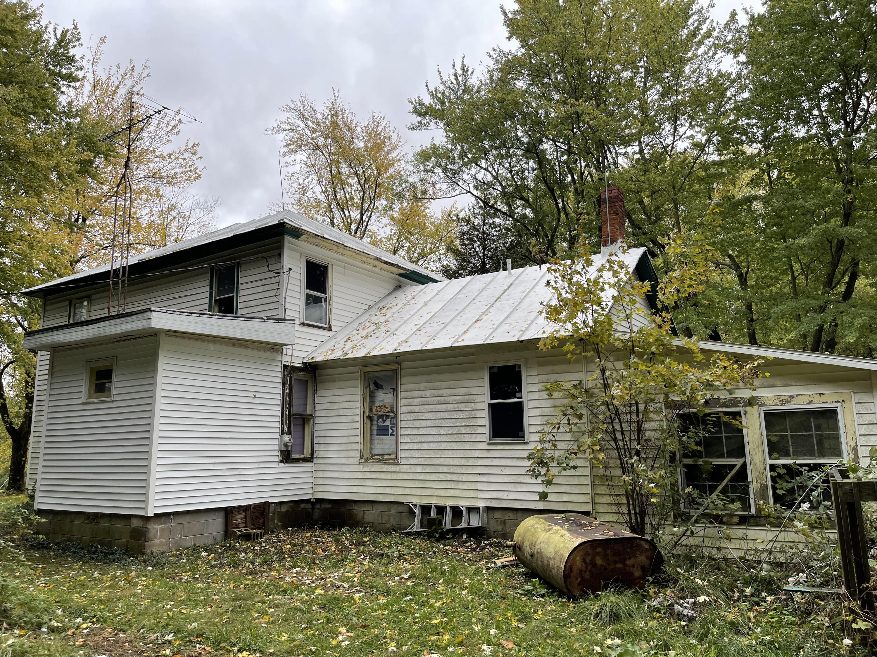 4134 Bundy Road Coloma, MI 49038 - Photo 2 of 23 IMG-2172