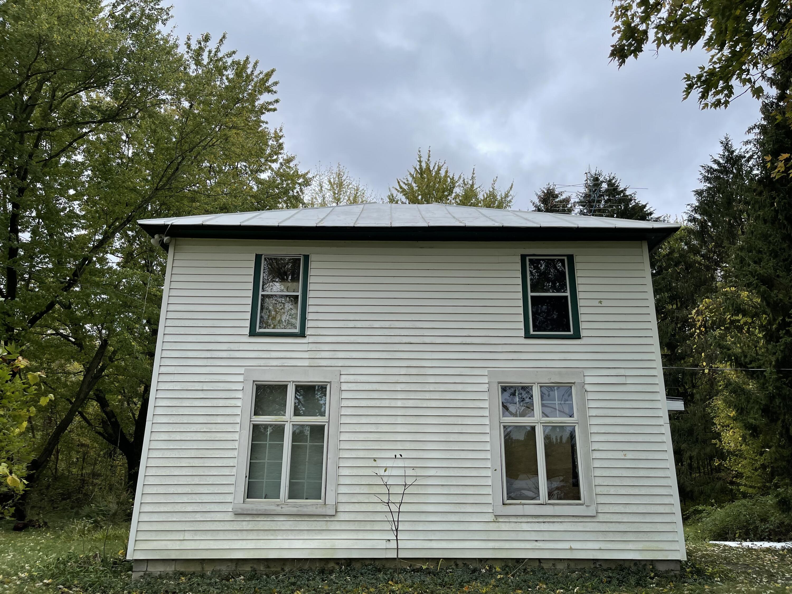 4134 Bundy Road Coloma, MI 49038 - Photo 3 of 23 IMG-2174