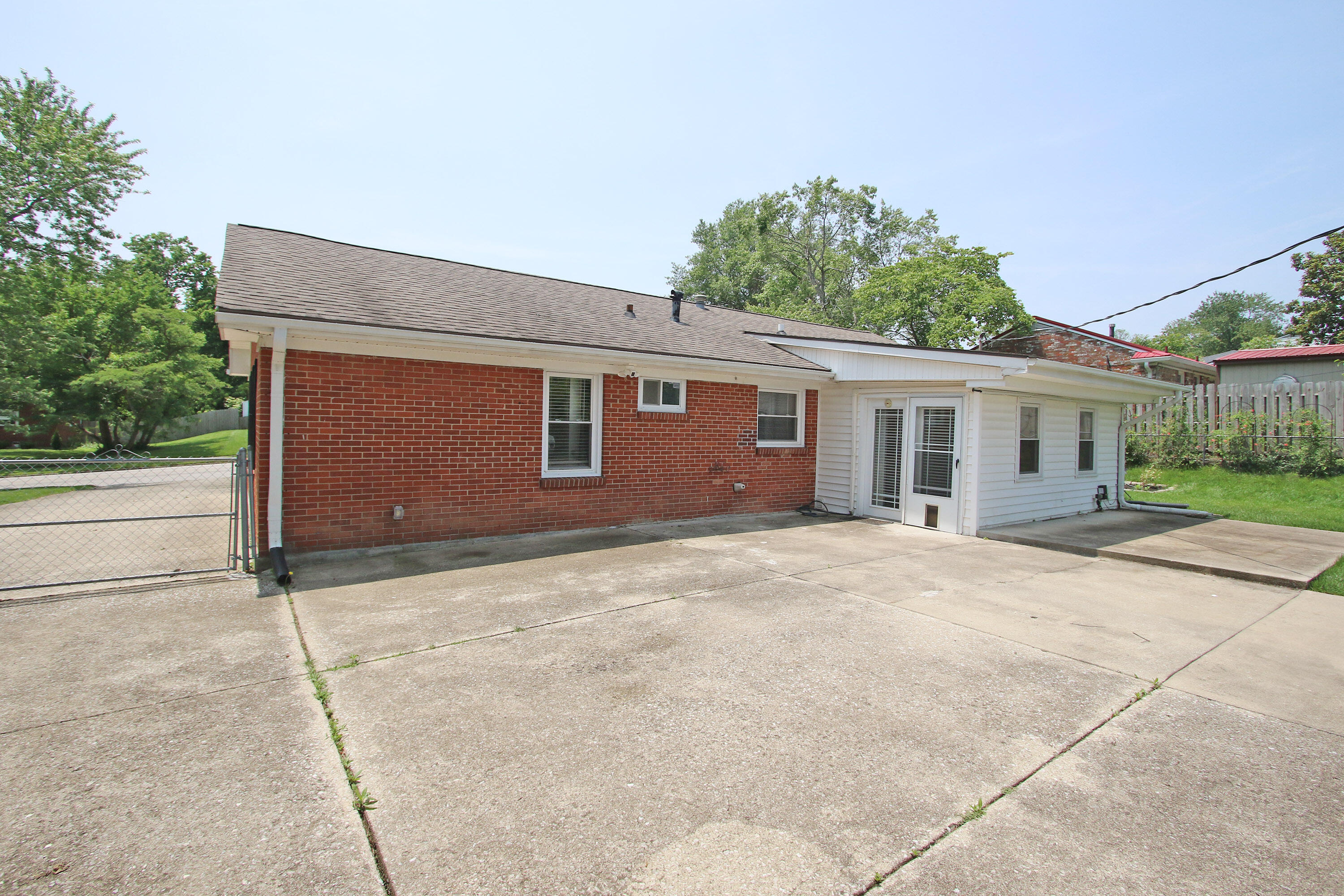 1035 Castleton Way Lexington, KY 40517 - Photo 38 of 44 38