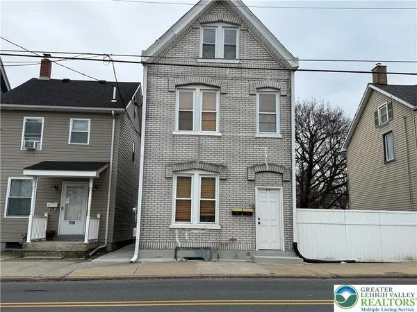 $300,000 | 714 West Berwick Street, Easton, PA 18042