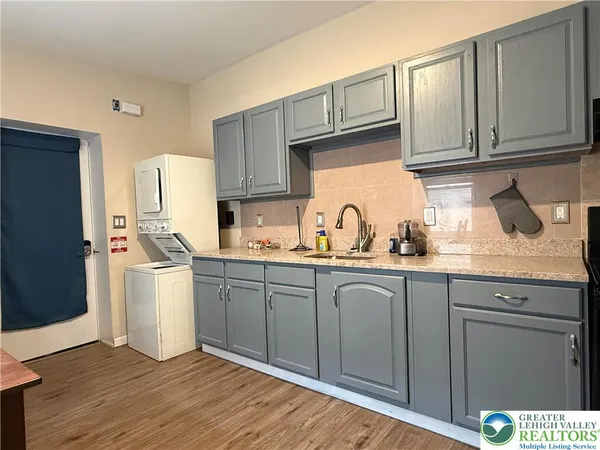 $300,000 | 714 West Berwick Street, Easton, PA 18042