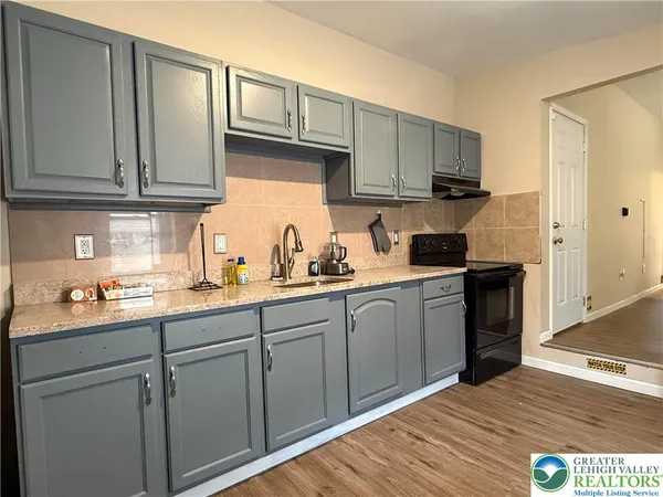 $300,000 | 714 West Berwick Street, Easton, PA 18042