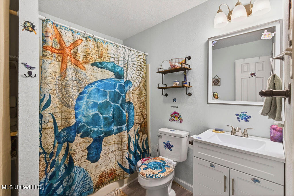 6528 Columbus Circle Ocean Springs, MS 39564 - Photo 12 of 42 6528ColumbusCir-14