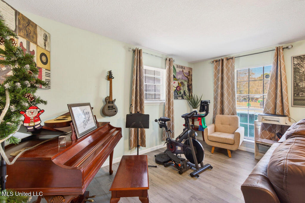 6528 Columbus Circle Ocean Springs, MS 39564 - Photo 17 of 42 6528ColumbusCir-33