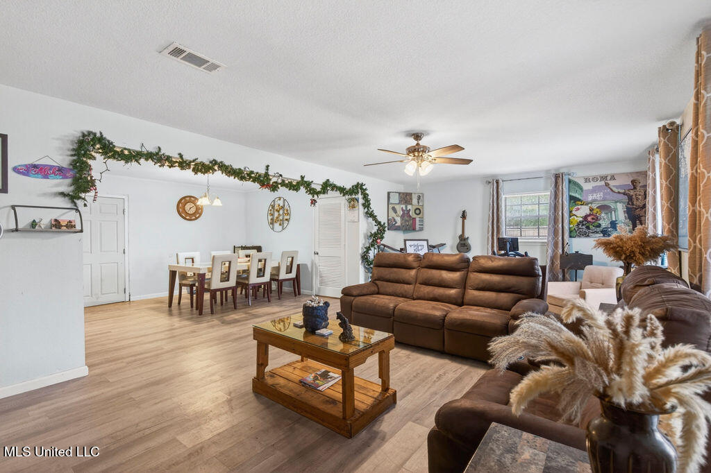 6528 Columbus Circle Ocean Springs, MS 39564 - Photo 19 of 42 6528ColumbusCir-15