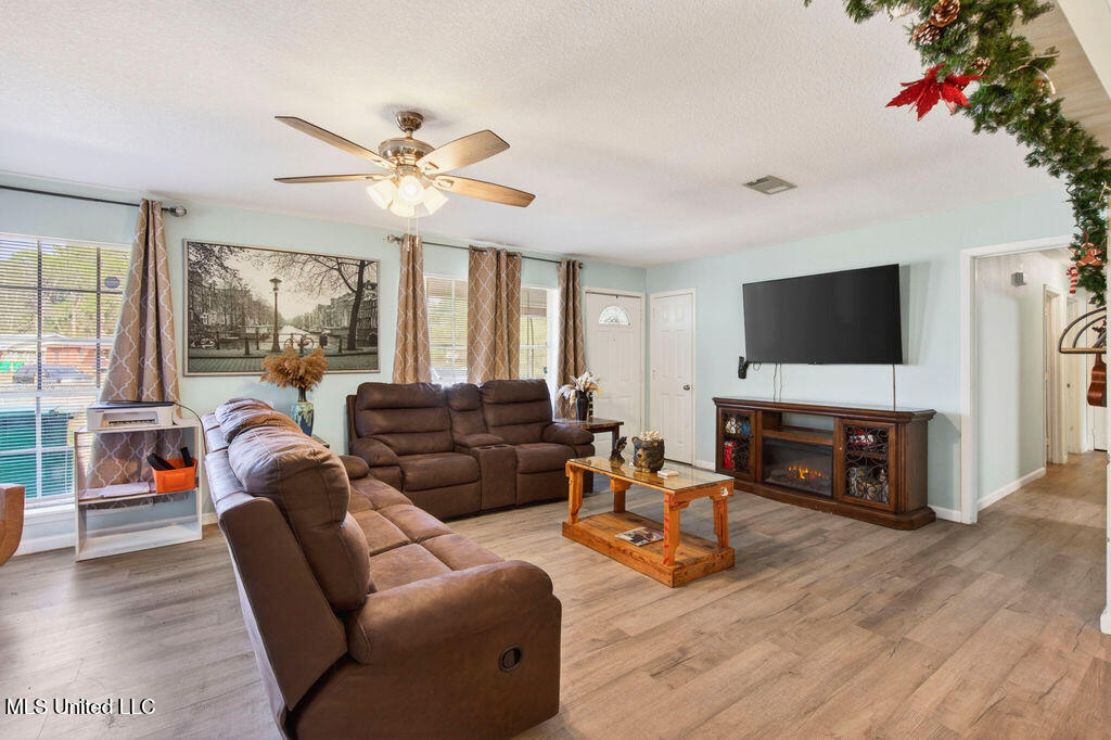 6528 Columbus Circle Ocean Springs, MS 39564 - Photo 21 of 42 6528ColumbusCir-17