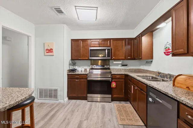 $327,000 | 6528 Columbus Circle, Ocean Springs, MS 39564