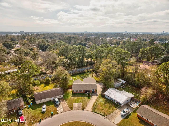 $327,000 | 6528 Columbus Circle, Ocean Springs, MS 39564