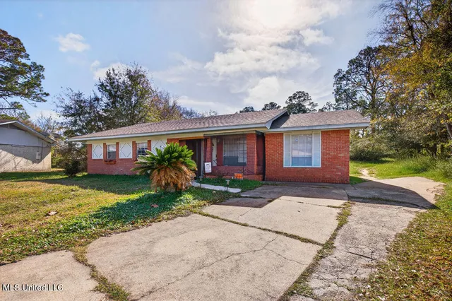 $327,000 | 6528 Columbus Circle, Ocean Springs, MS 39564