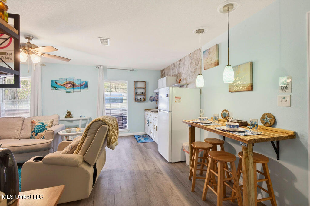 6528 Columbus Circle Ocean Springs, MS 39564 - Photo 5 of 42 6528ColumbusCir-7