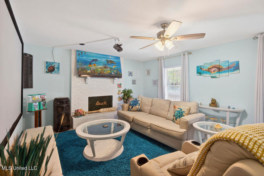 6528 Columbus Circle Ocean Springs, MS 39564 - Photo 6 of 42 6528ColumbusCir-8