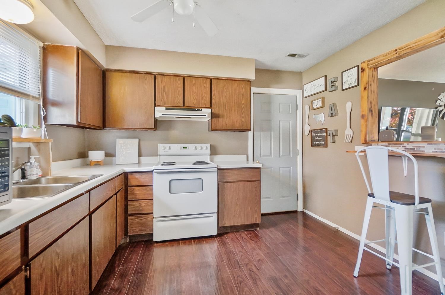 321 North Park Lane Butler, IN 46721 - Photo 8 of 25
