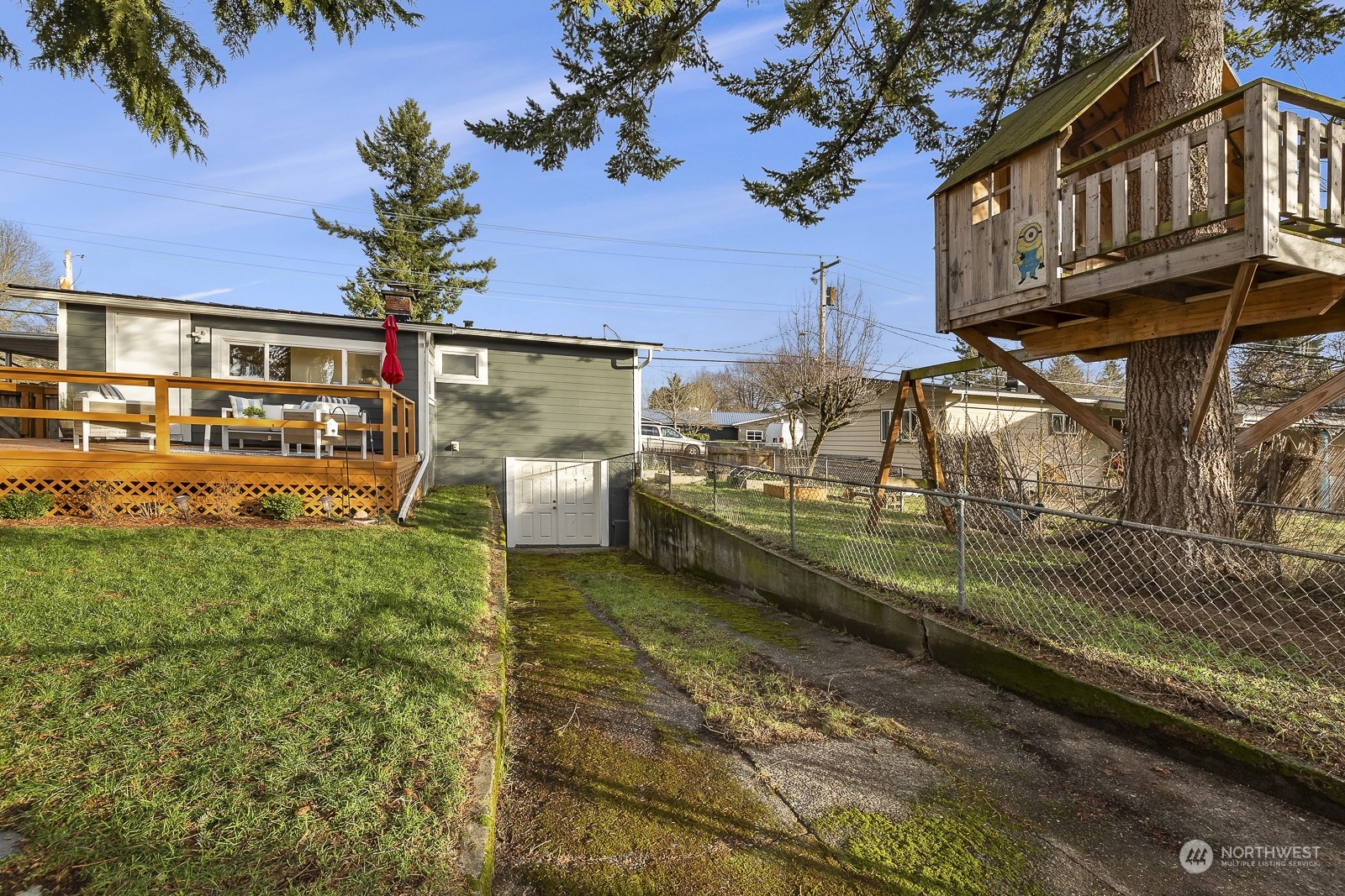 807 Edmonds Avenue Northeast Renton, WA 98056 - Photo 31 of 38 a view of a yard with chairs