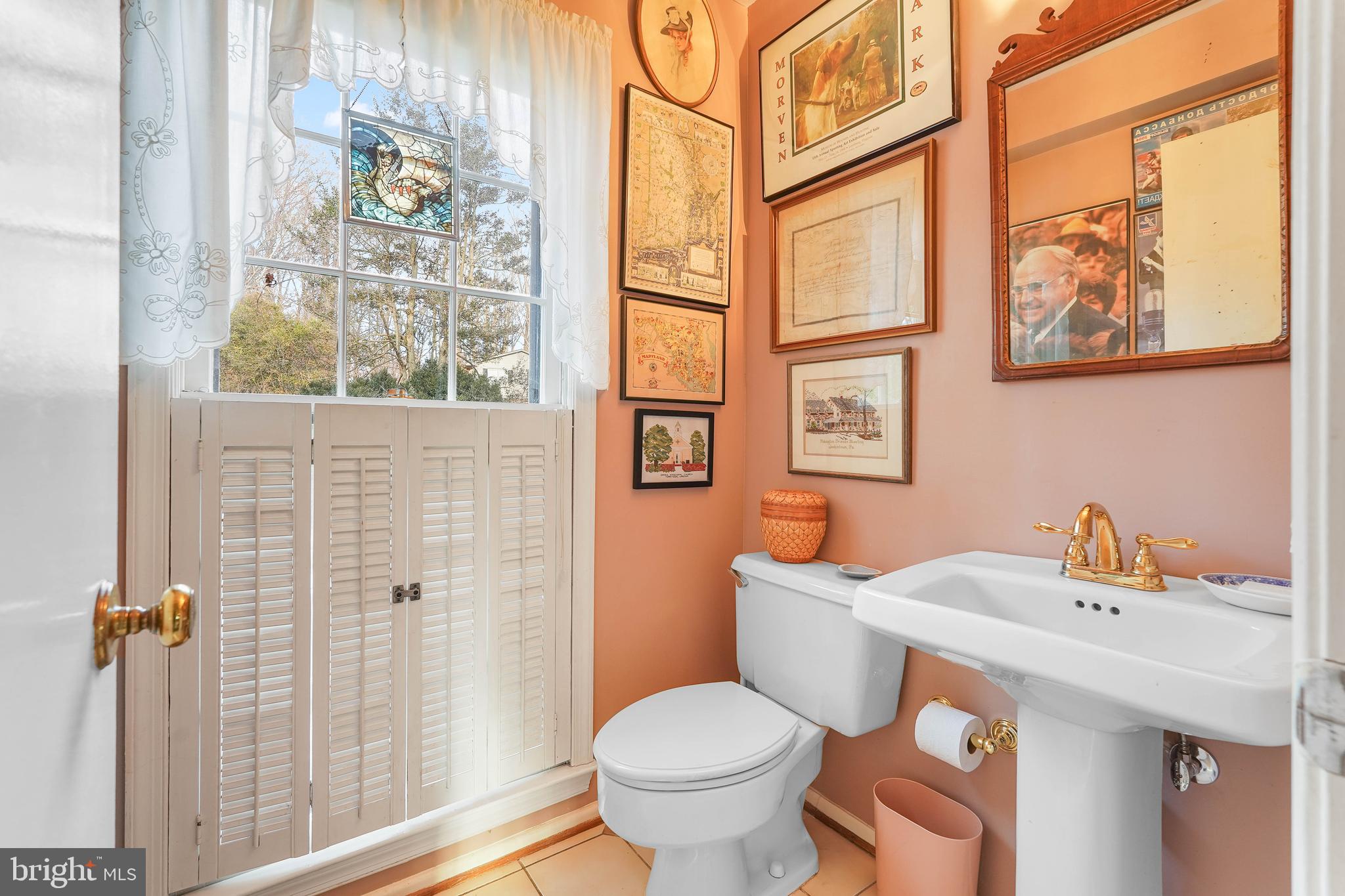 10505 Adel Road Oakton, VA 22124 - Photo 11 of 33