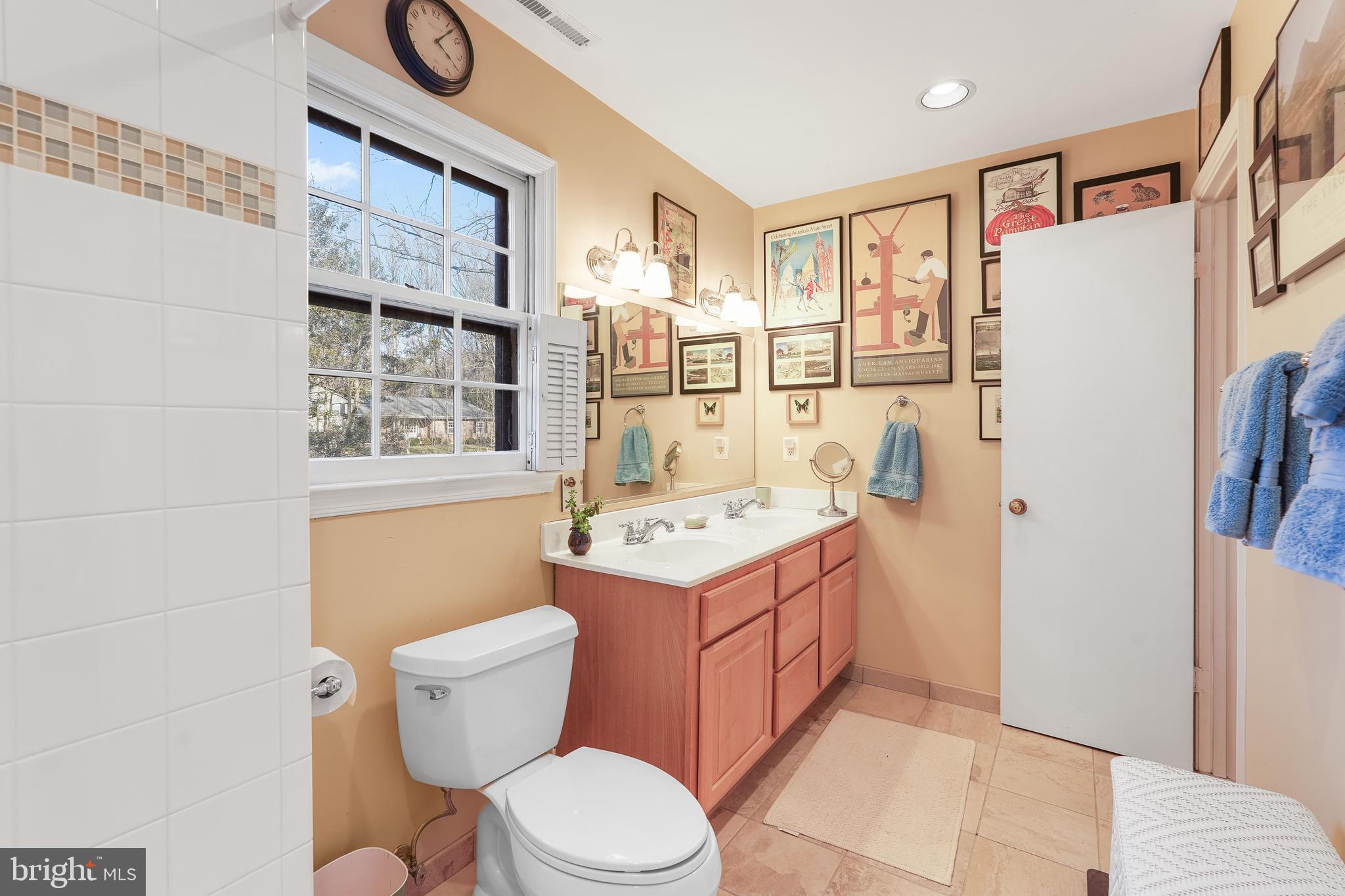 10505 Adel Road Oakton, VA 22124 - Photo 20 of 33