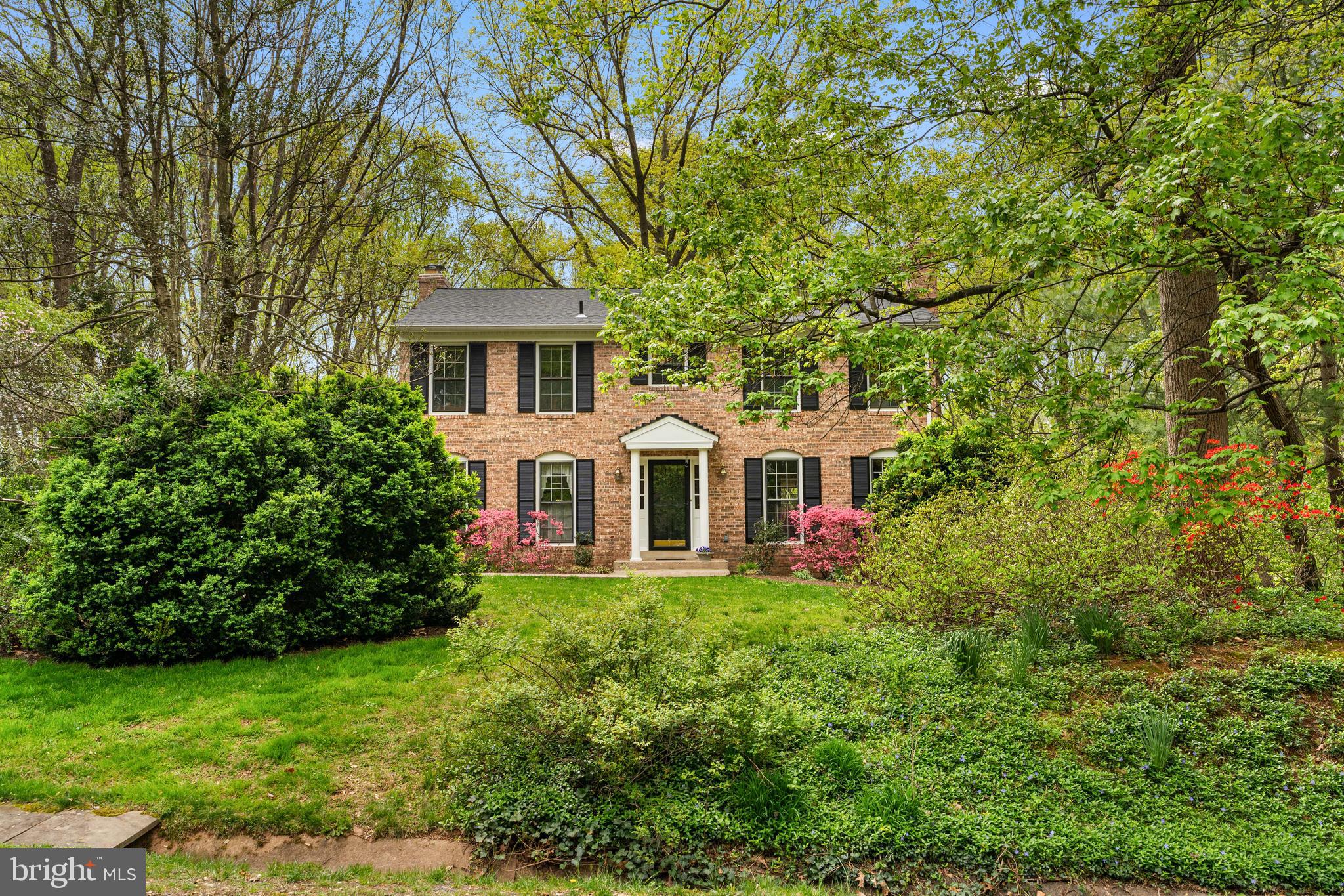 10505 Adel Road Oakton, VA 22124 - Photo 3 of 33