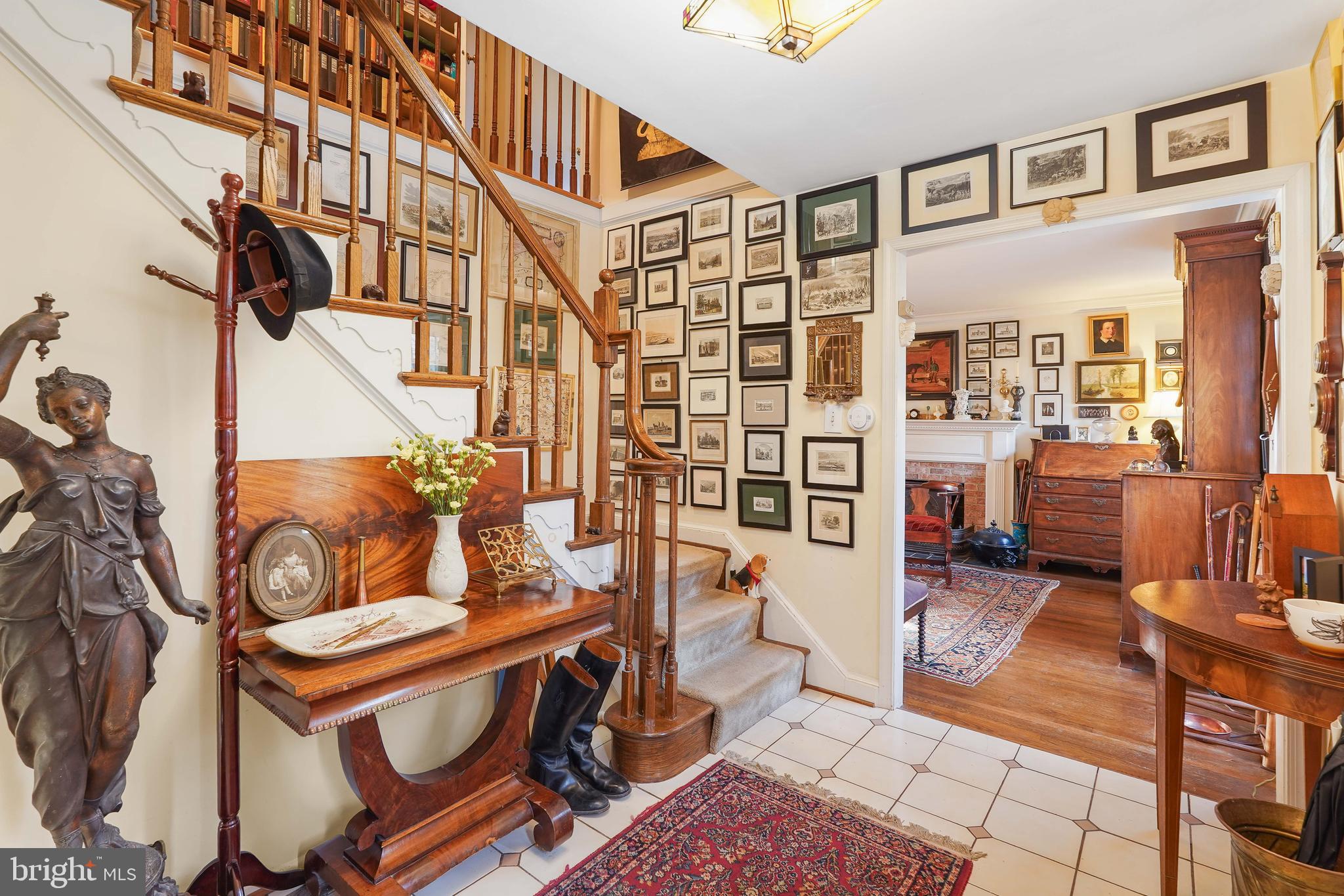 10505 Adel Road Oakton, VA 22124 - Photo 5 of 33