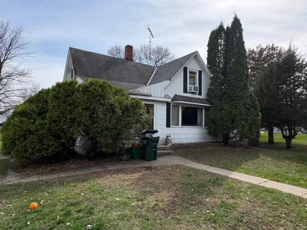 $60,000 | 121 Southwest O'connell Street, Clontarf, MN 56226