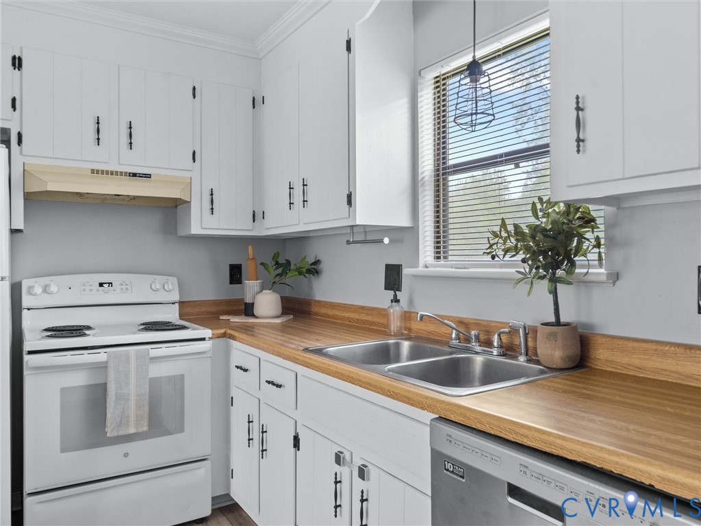 2019 Condrey Ridge Drive North Chesterfield, VA 23236 - Photo 11 of 36