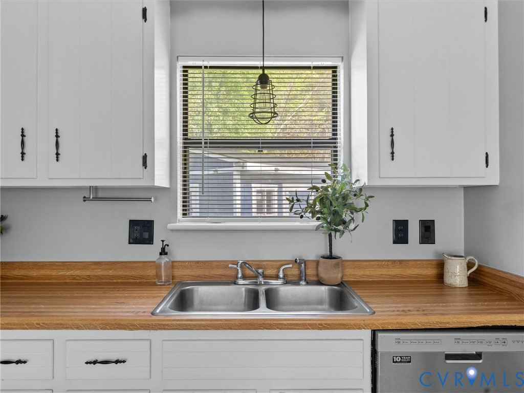 2019 Condrey Ridge Drive North Chesterfield, VA 23236 - Photo 12 of 36