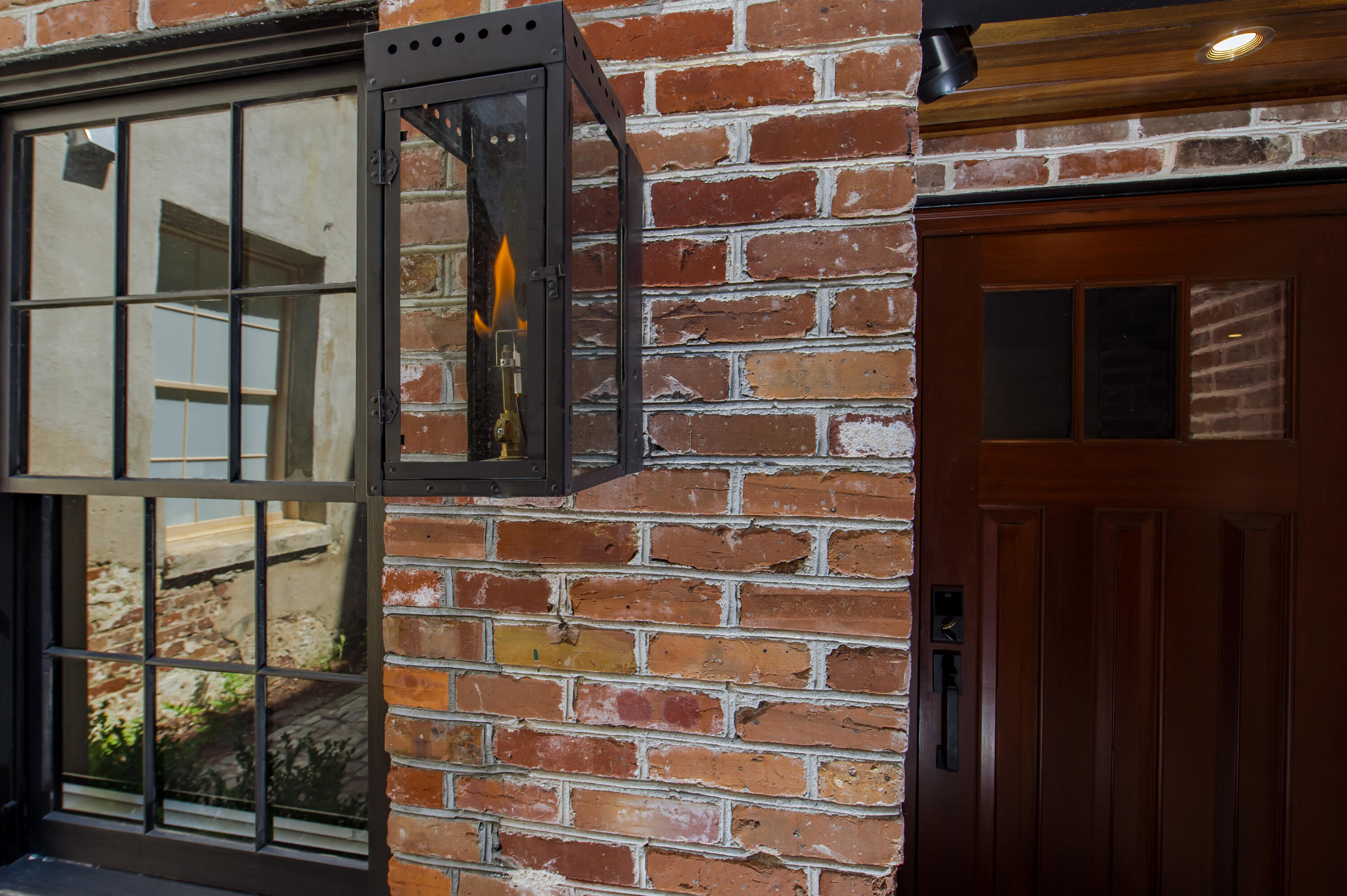 58 1/2 Broad Street Charleston, SC 29401 - Photo 4 of 28 58 1-2 Broad St_High Res-77