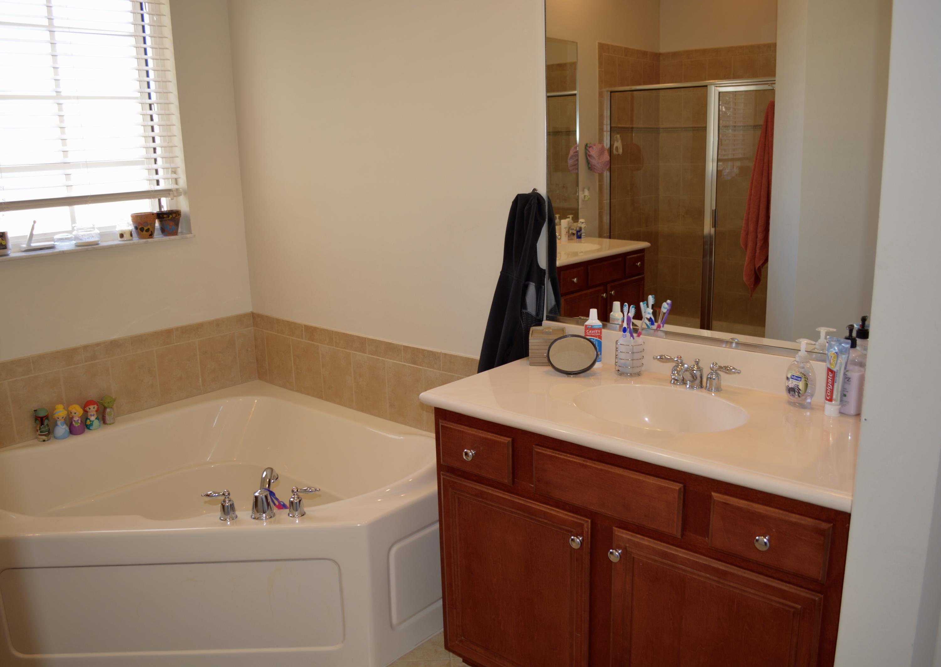 116 Dunmore Drive Jupiter, FL 33458 - Photo 28 of 37 Master Bath