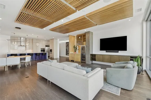 $10,800 | 2200 Victory Avenue, Unit 2107, Dallas, TX 75202