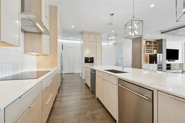 $10,800 | 2200 Victory Avenue, Unit 2107, Dallas, TX 75202