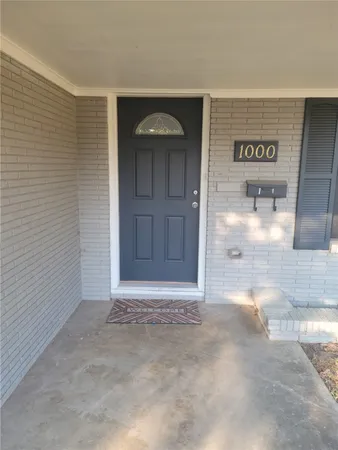 $3,700 | 1000 Hereford Street, College Station, TX 77840