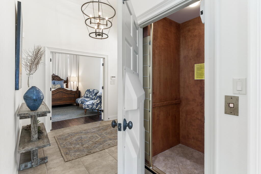 4748 Ocean Boulevard Destin, FL 32541 - Photo 8 of 80 a view of living room