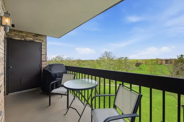 $600,000 | 3810 Mission Hills Road, Unit 505, Northbrook, IL 60062