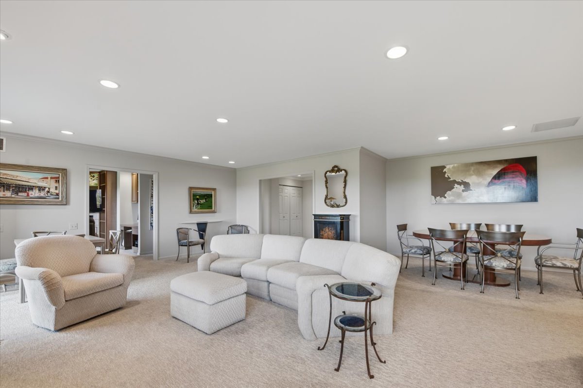 3810 Mission Hills Road, Unit 505 Northbrook, IL 60062 - Photo 3 of 21