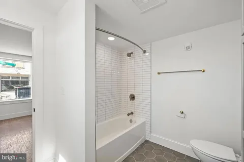 $1,295 | 15 West Girard Street, Unit 103, Wilmington, DE 19801